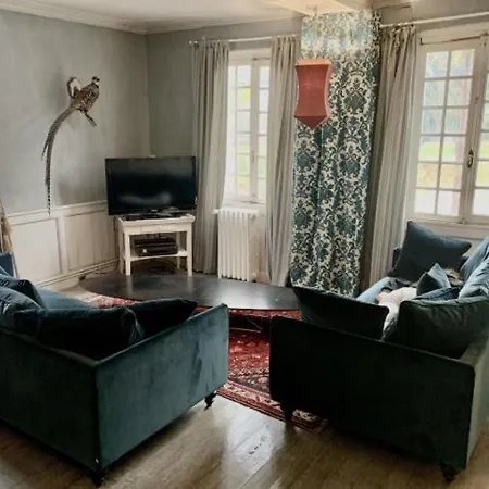 Large, Welcoming House, Full Of Character And Charm Bouresse